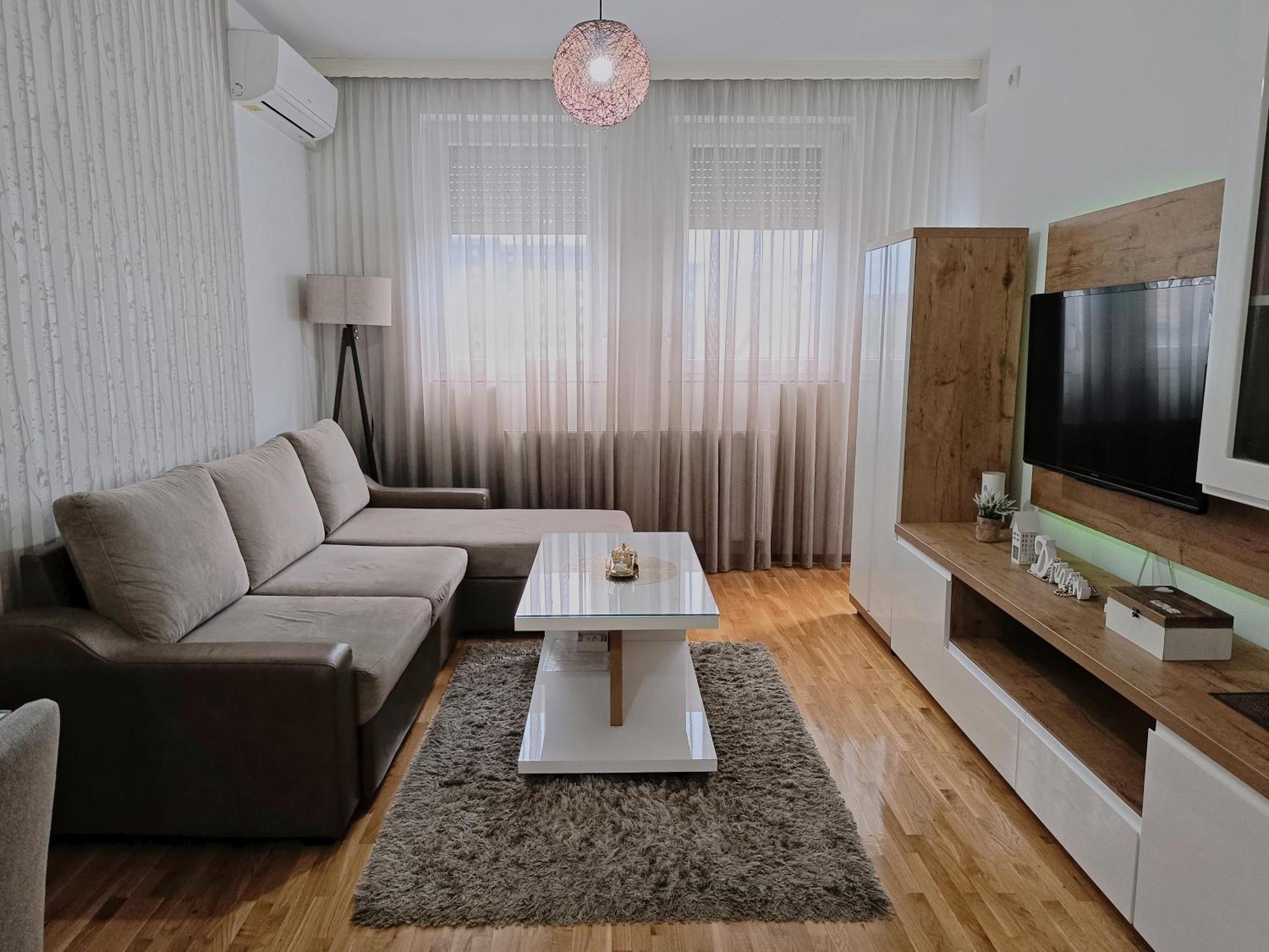 Zara Apartman Apartment Bijeljina Exterior photo